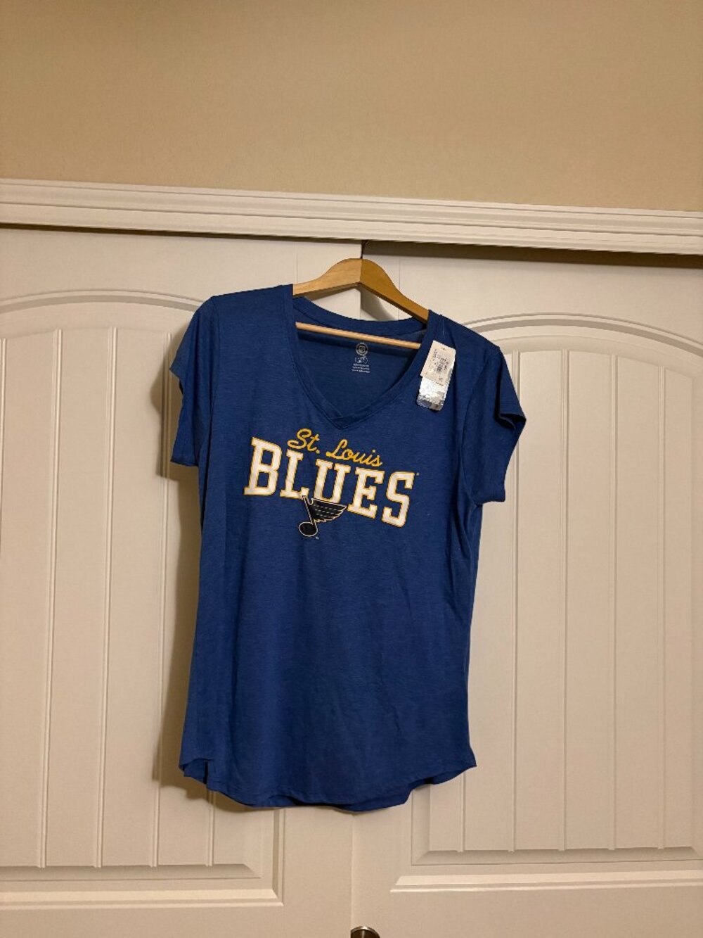 St. Louis Blues T Shirt Women's Large Blue Short Sleeve NHL NWT NEW Poly Rayon